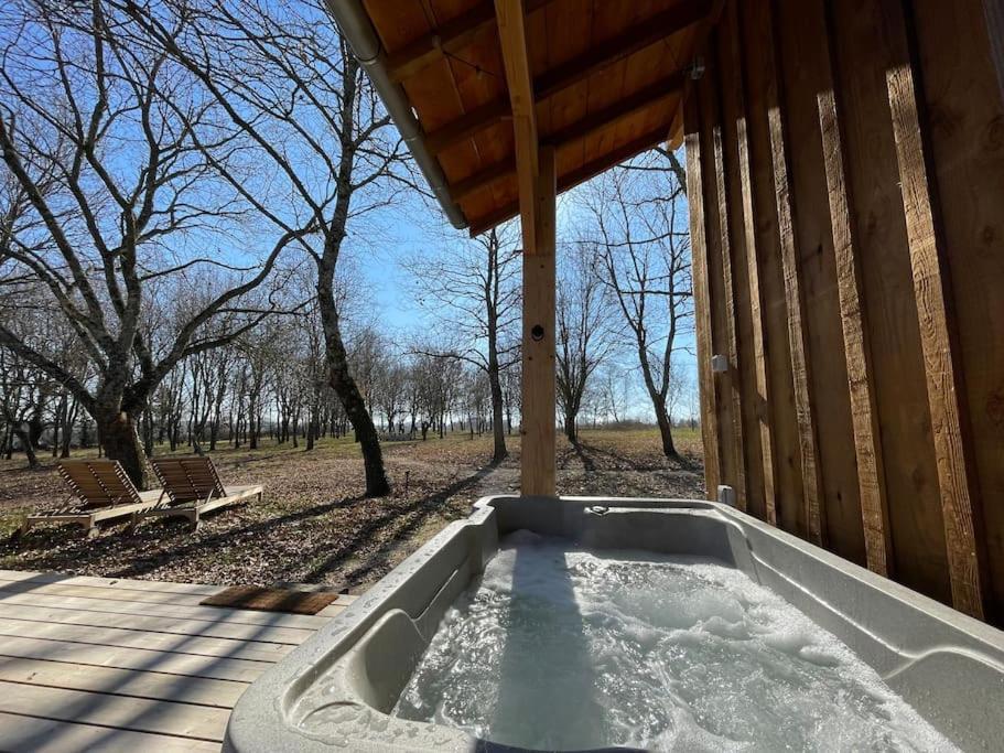 Dome Insolite Lichen Jacuzzi Et Petits-Dejeuners Inclus Gondrin Extérieur photo