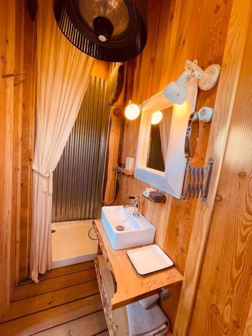 Dome Insolite Lichen Jacuzzi Et Petits-Dejeuners Inclus Gondrin Extérieur photo